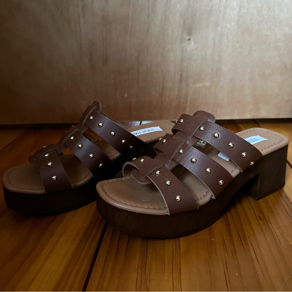 NWOT Steve Madden sandals